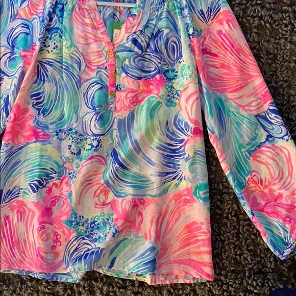 Lily Pulitzer blouse🌻🌻 - Picture 2 of 6